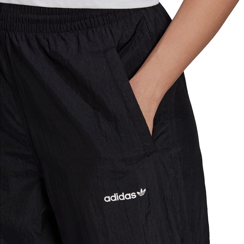Calca-adidas-Adicolor-Feminina-Preta-3