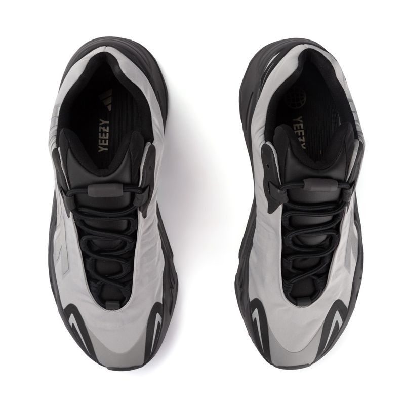 Tenis-adidas-Yeezy-Boost-700-MNVN