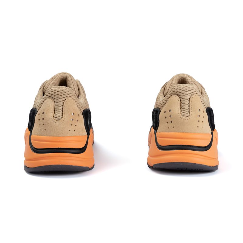 Tenis-adidas-Yeezy-Boost-700