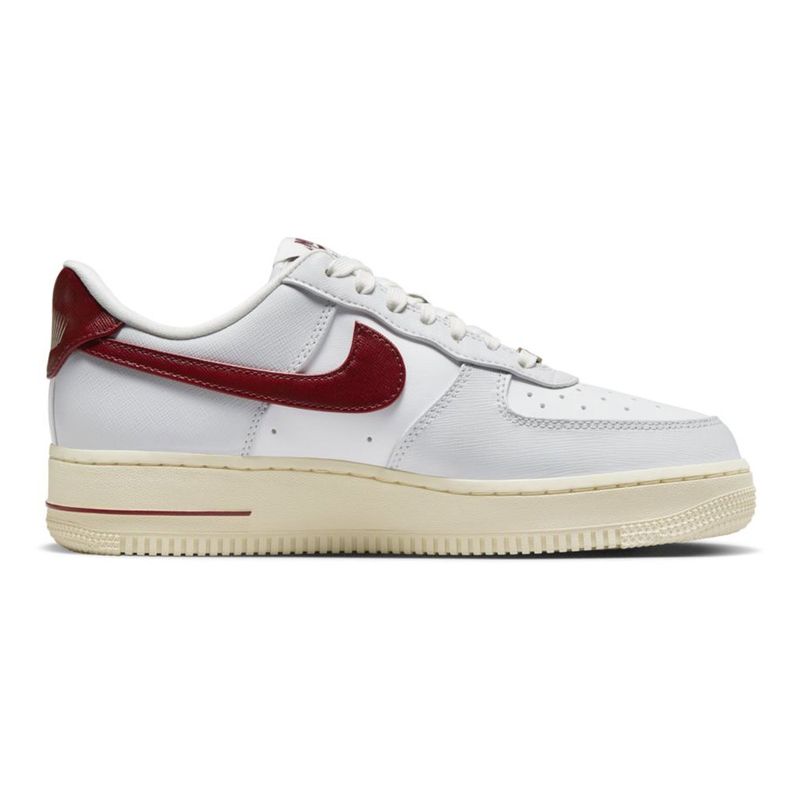 Tenis-Nike-Air-Force-1-07-Se-Feminino