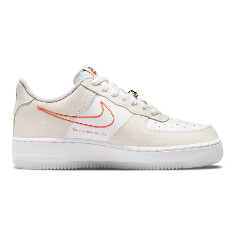 Tenis-Nike-Air-Force-1-07-SE-Feminino