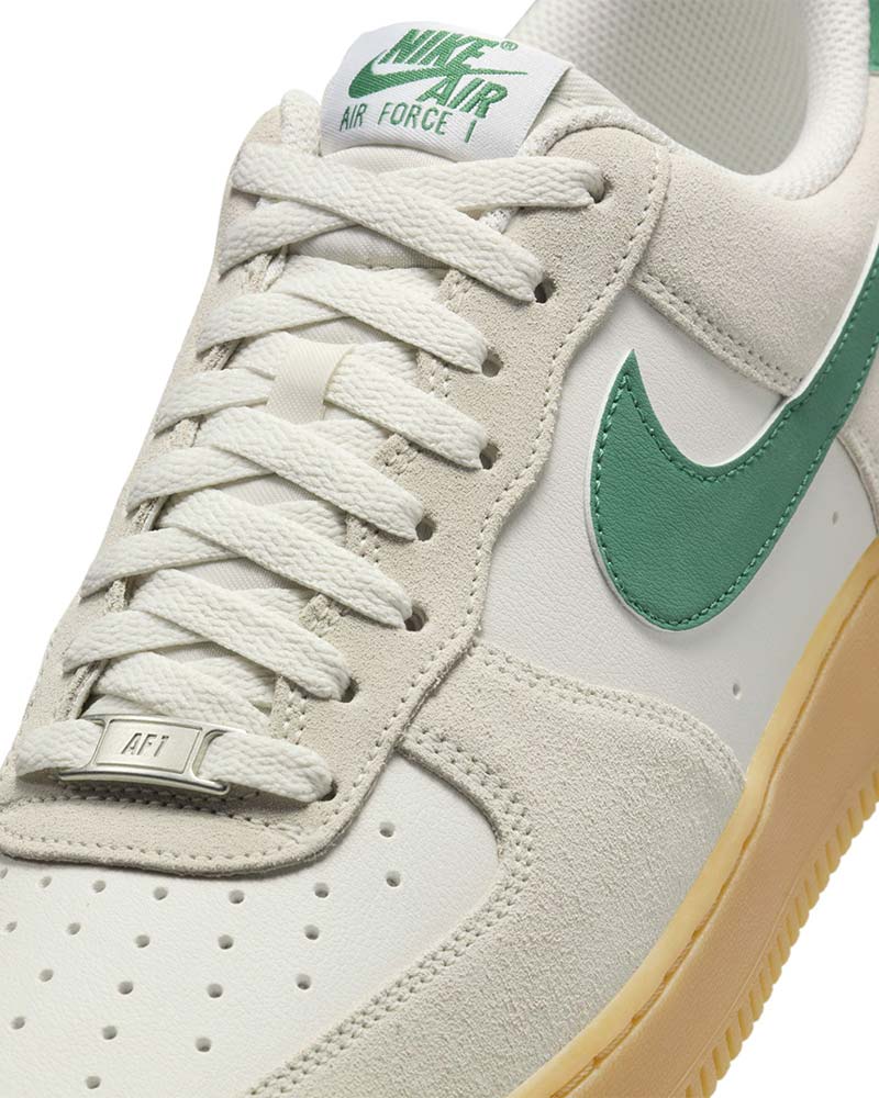 Tenis-Nike-Air-Force-1--07-LV8-Masculino