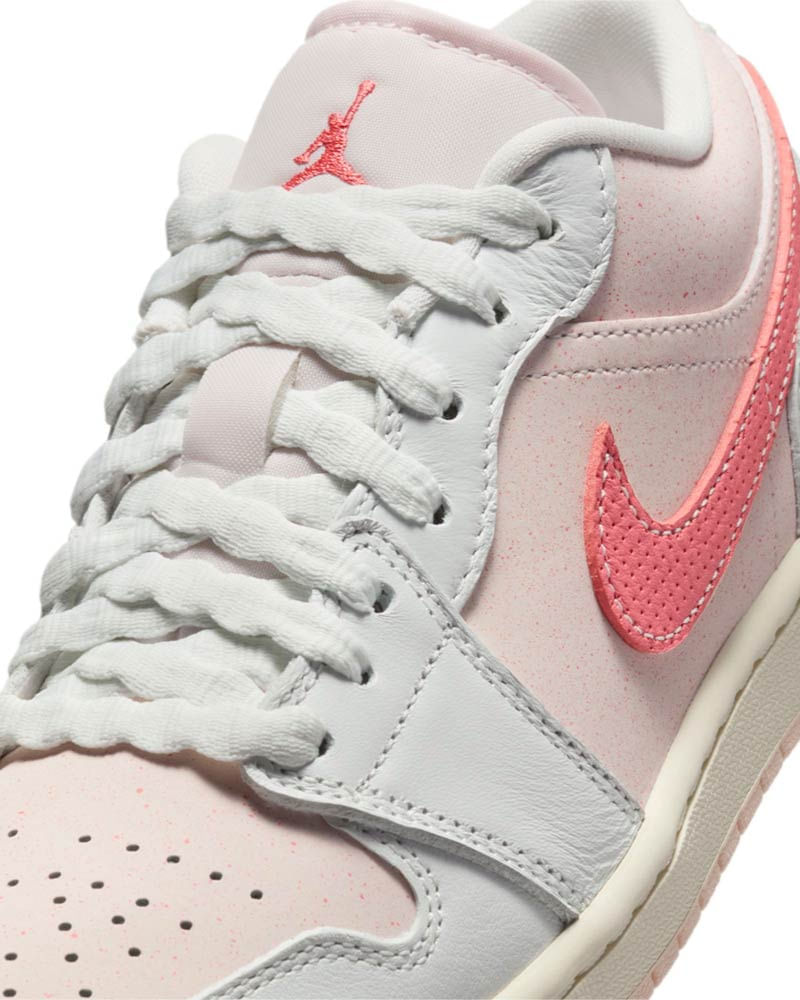 Tenis-Air-Jordan-1-LOW-SE-Feminino